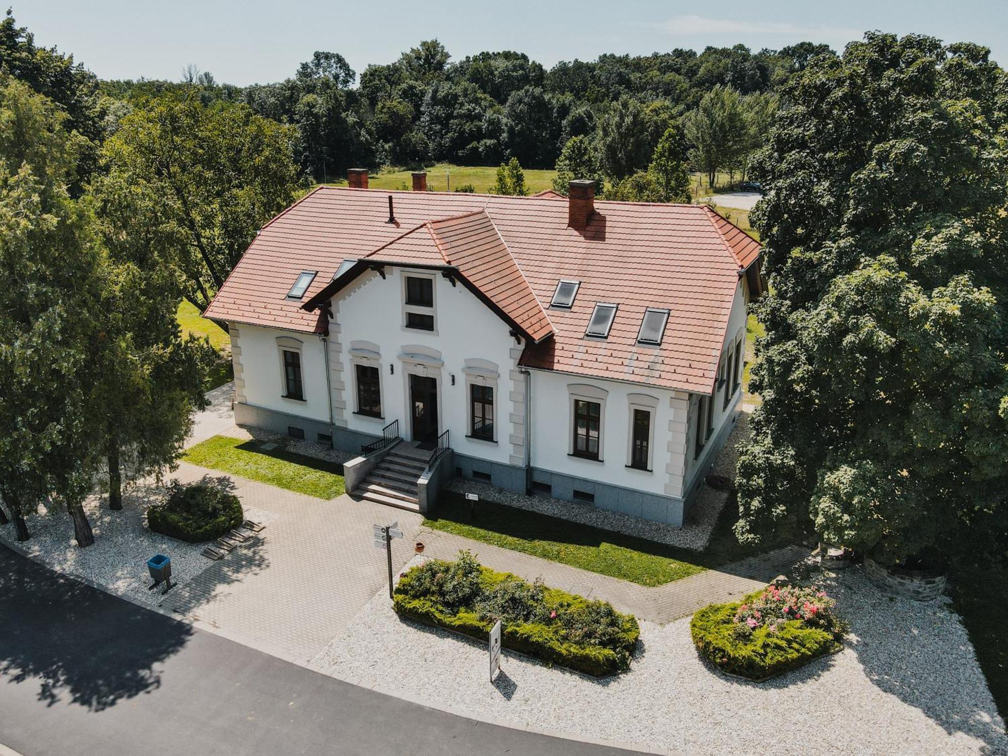 Sárvár Vadkert Major酒店 外观 照片