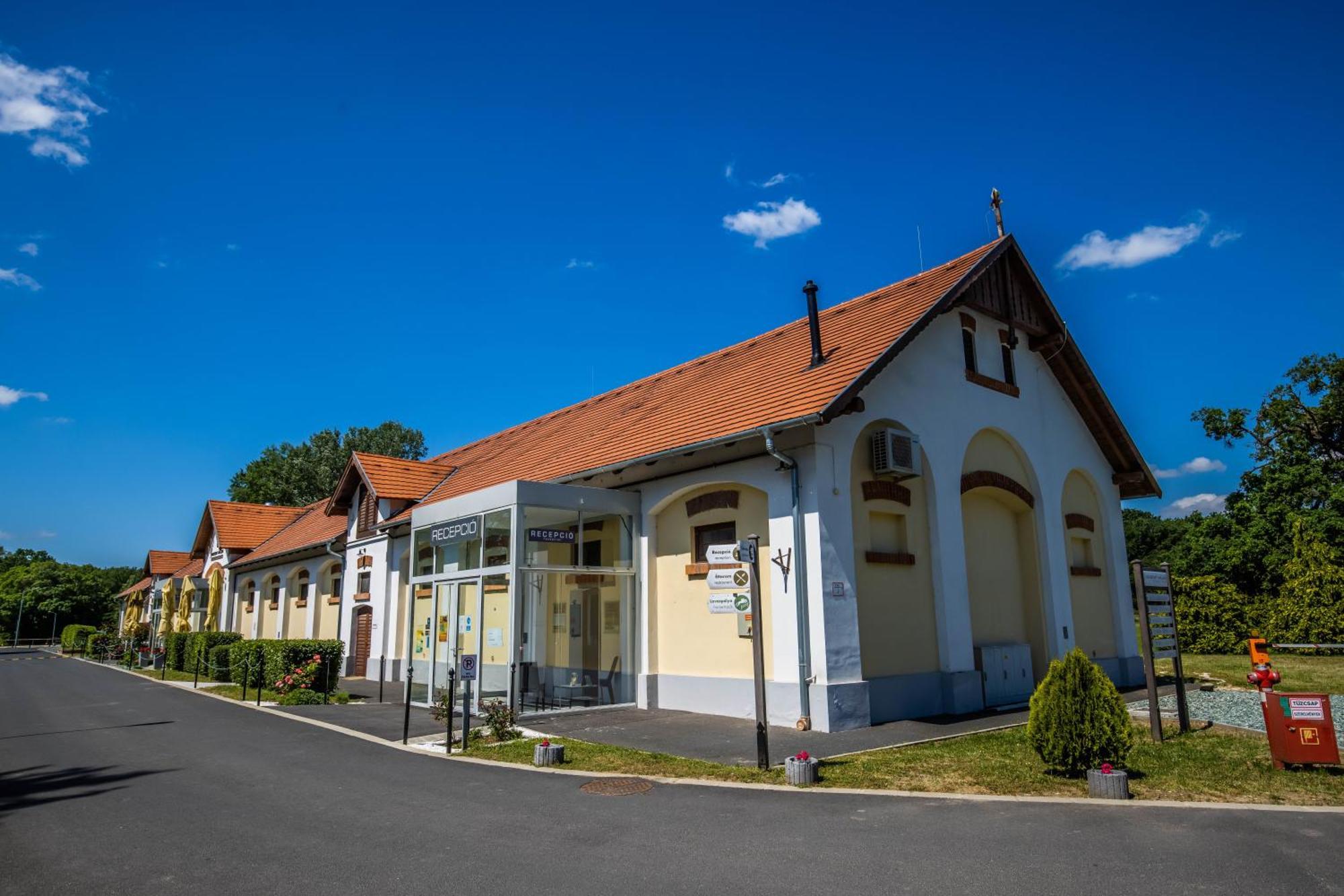 Sárvár Vadkert Major酒店 外观 照片